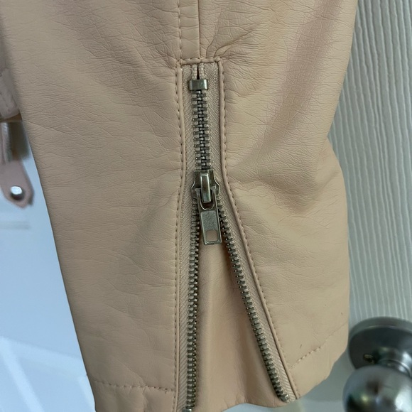 Light Pink moto jacket by forever21 - Picture 4 of 6
